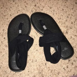 Black Sanuks size 8